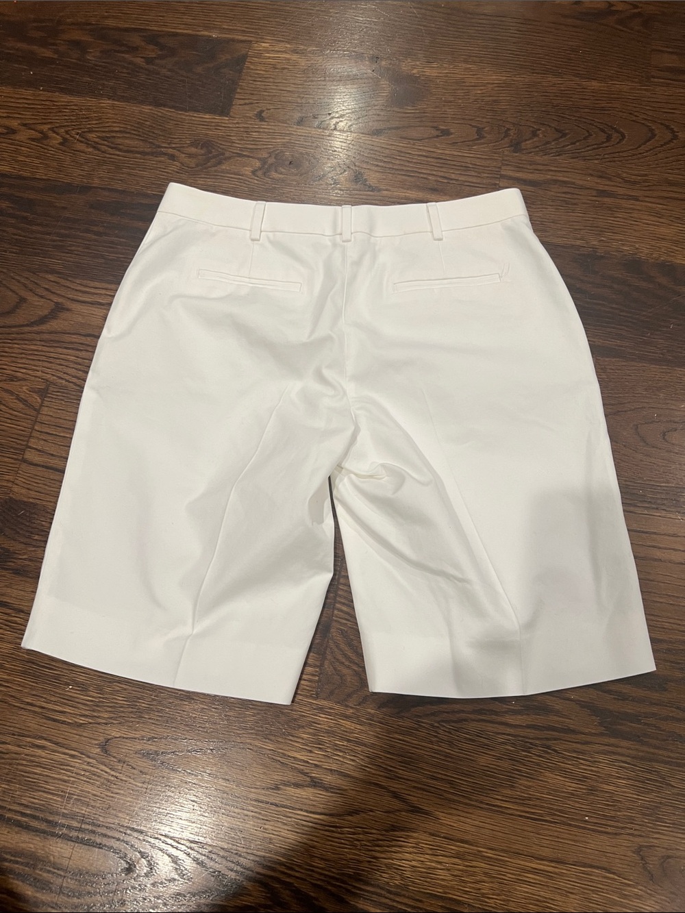 Brooks Brothers White Tailored Bermuda Shorts - Picture 6 of 6